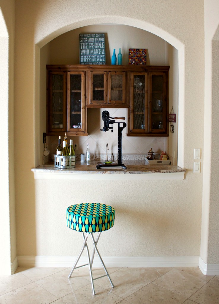 DIY Tuffet Side Table or Bar Stool - Morena's Corner (696 x 965 Pixel)